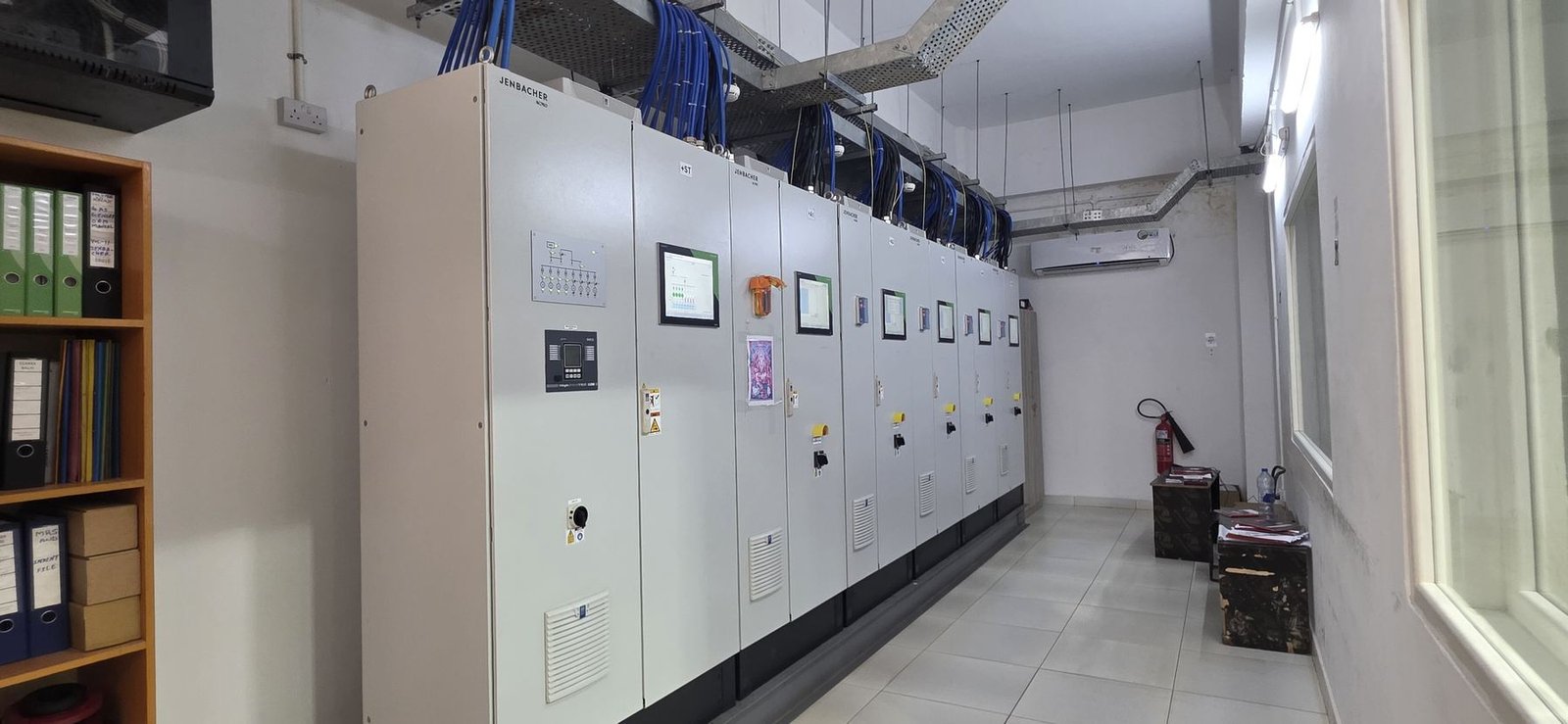 Mechanical hall